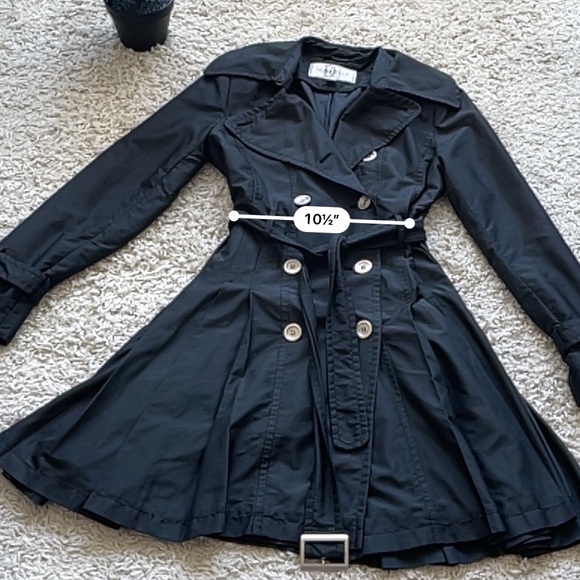 Donatella Trench Coat 🧥 - Picture 8 of 8